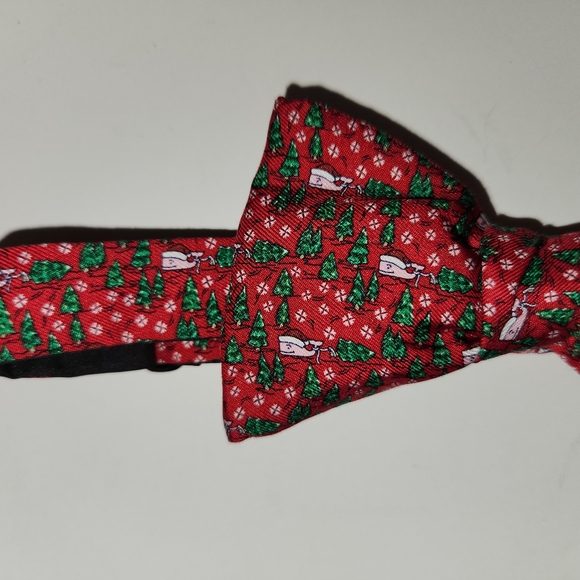 Nwot Vineyard Vines Adjustable Bowtie Red Christmas Tree Pink Whales Christmas - Picture 2 of 6